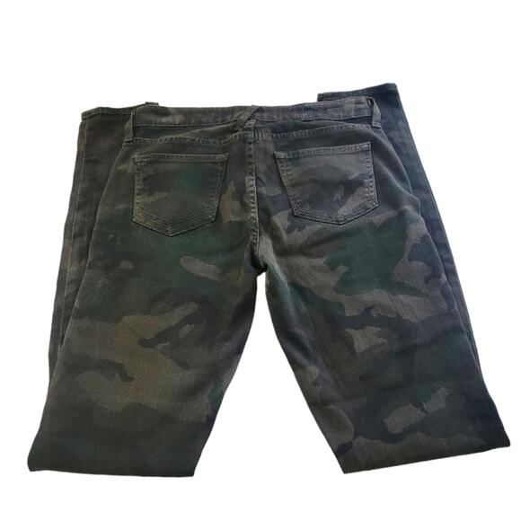 Elizabeth and James Textile camo print skinny jeans size 26 - Picture 8 of 8